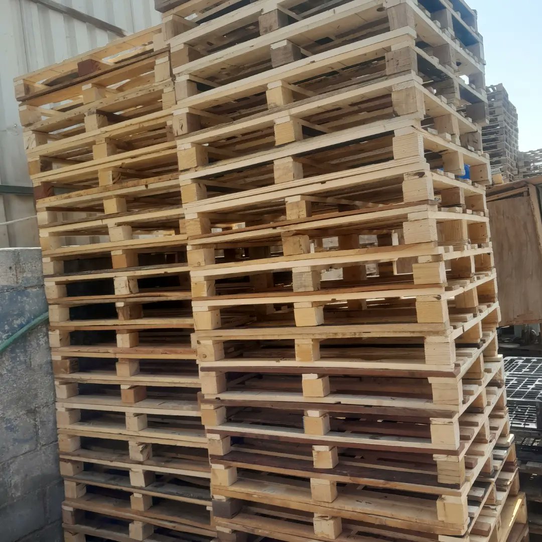 mr_palate's tweet photo. We have All kinds of pallets plastic of wooden pallets
Contact 0Wooden Pallets
Plastic Pallets 
Wooden Planks
Plywood Sheets.
Buying and selling. 

#woodenpallet 
#PlasticPallets
0522243268 https://t.co/GeIC1ysqpY
