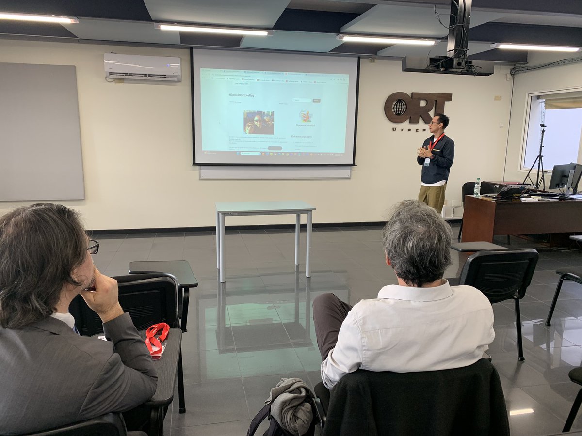 Rolando <a href="/borland_c/">Rolando C.</a> hablando de Dark services en #OCI en el #latamtour2023 en Montevideo <a href="/oracleace/">Oracle ACE Program</a> <a href="/uyoug/">uyoug</a>