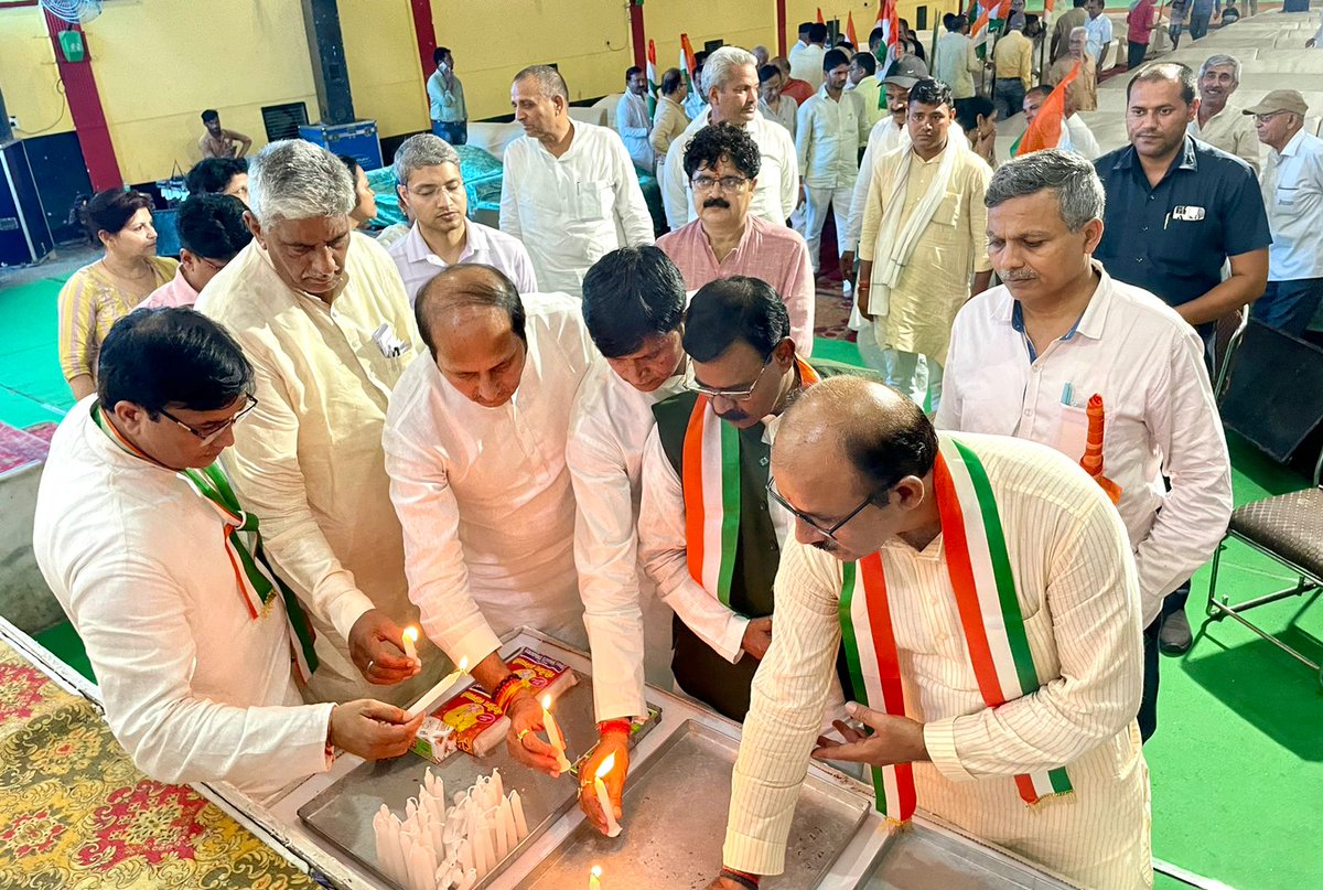 BJPShamli_'s tweet photo. राजनीतिक महत्वाकांक्षा के चलते हुई विभाजन जैसी त्रासदी का दंश झेलने वाले लाखों लोगों को नमन...  
विभाजन विभीषिका स्मृति दिवस 
14 अगस्त, 1947     

#PartitionHorrorsRemembranceDay https://t.co/flqle9ioZ3