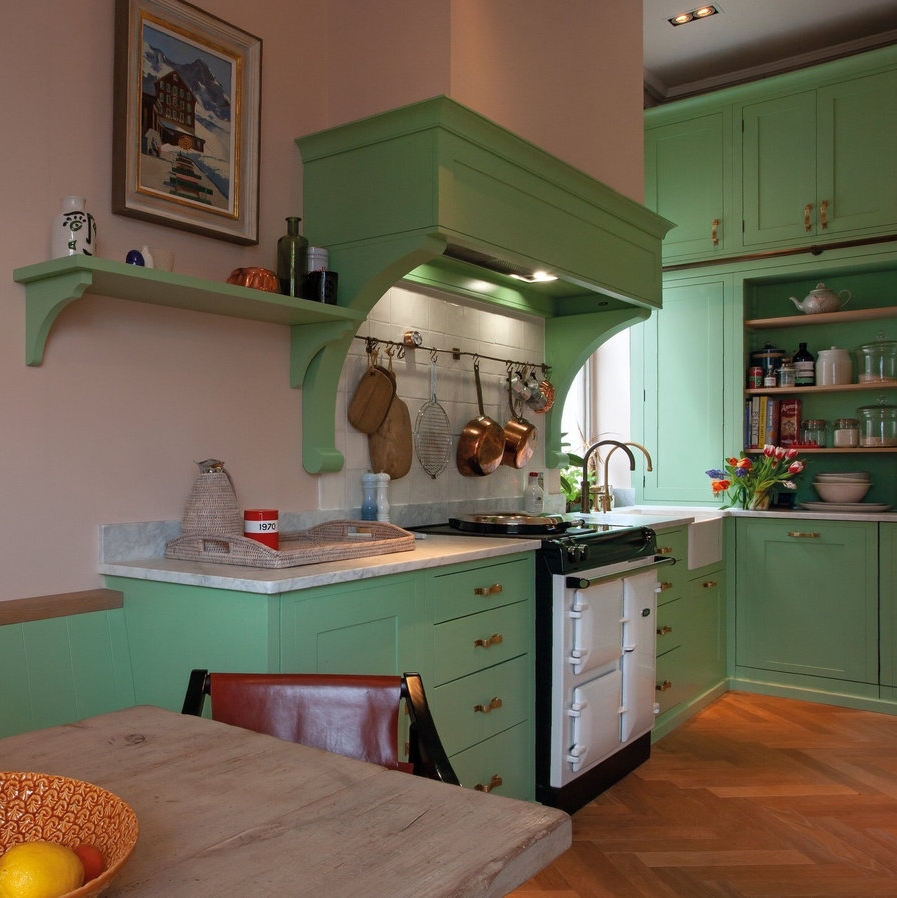 Artist Daisy Sims-Hilditch takes us around her stunning kitchen in West London and tells us why she chose an all-electric, AGA eR3 90. Find the blog in the link below: l8r.it/Kujy