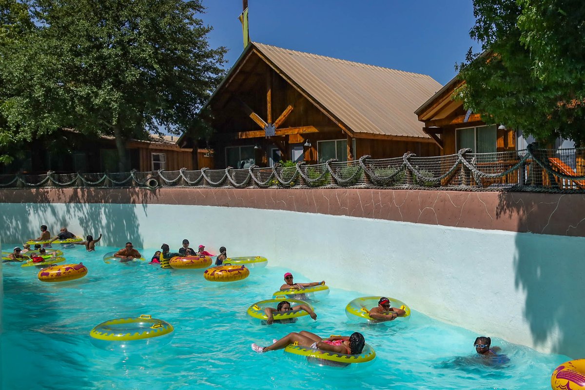 Schlitterbahn's tweet photo. Need a place to stay? Check out our Riverbend Cabins and be steps away from where you'll be spending your day! βπ
#bahnlove #newbraunfels #waterparkfun #waterparkday #austinfun #atx #exploresat #visitsanantonio #summervibes #schlitterbahn #bahnnewbraunfels https://t.co/kShHf6V79J