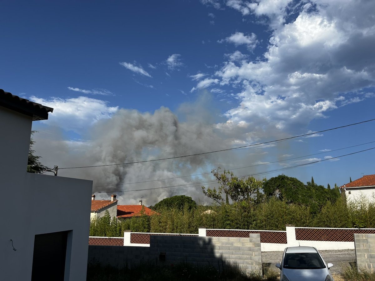 VeroAgridulce's tweet photo. 🔥incendie entre sorede /saint andre #incendie66 @lindependant https://t.co/93HEZOm6pl