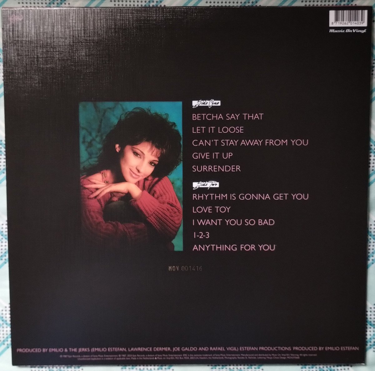 MoraesGilliardi's tweet image. Finally arrived! My Gloria Estefan and Miami Sound Machine Let It Loose Limited Edition On Translucent Red Vinyl. Absolutely gorgeous! #MiamiSoundMachine
#LetItLoose #MusicOnVinyl