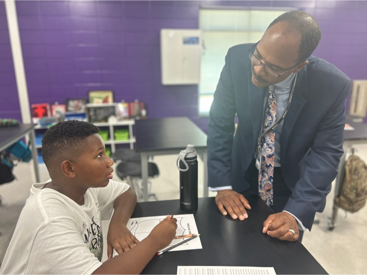 SpartanburgD5's tweet photo. Superintendent Dr. Randall Gary stopping in for a visit at Beech Springs Intermediate School on the #FirstDayInD5 πππ #WeAreD5 https://t.co/COHjhfIaXb