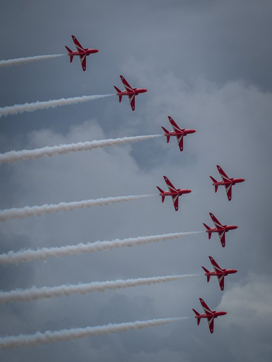 You can’t beat that flash of red! Loved the formation flying yesterday! They’re so ace!! <a href="/rafredarrows/">Red Arrows</a> 
@blackpoolairuk <a href="/BlackpoolAir/">Blackpool Airshow</a> <a href="/visitBlackpool/">VisitBlackpool</a> #avgeeks #aviationphotography #aviationlovers