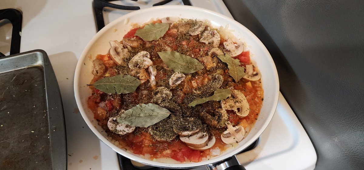 VexedSinik's tweet photo. Made sausage and shrimp Kabobs and homemade tomato sauce over the weekend. Was awesome. https://t.co/l9GumYkoIF
