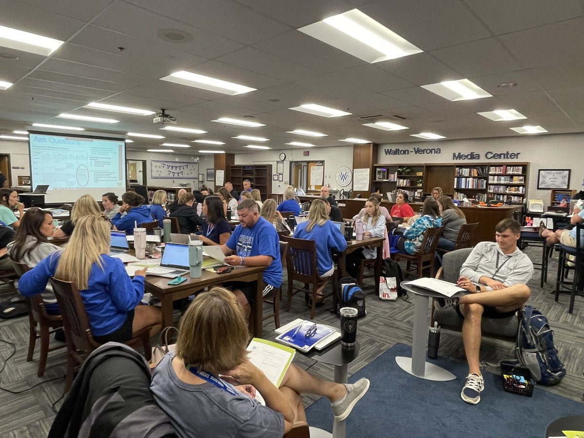 Welcoming Walton Verona Middle School staff back for their first day of professional learning! <a href="/tfaulkner_1/">Tai Faulkner</a> @MistiACarr <a href="/MattBakerWV/">Dr. Matt Baker</a> <a href="/NKCESKids1st/">NKCES</a> #connectgrowserve🌱