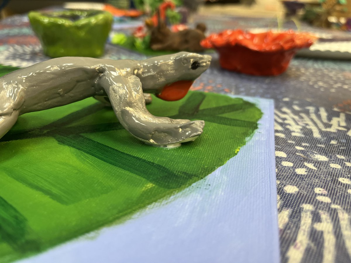 AppletonMuseum's tweet image. In honor of #WorldLizardDay, here's a ceramic one made in our Summer Art Camp!

#MuseumTwitter #FloridaMuseums #AppletonMuseum #Ocala #OcalaMarion #OcalaFL #OcalaArt #Lizards #LizardDay #Clay #ceramics