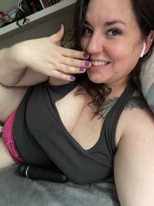 Starting the day with an intense O is the best. https://t.co/DxZ3FlSqMX<a href="/tag/newprofilepic"class="tags"><span>#newprofilepic</span></a>