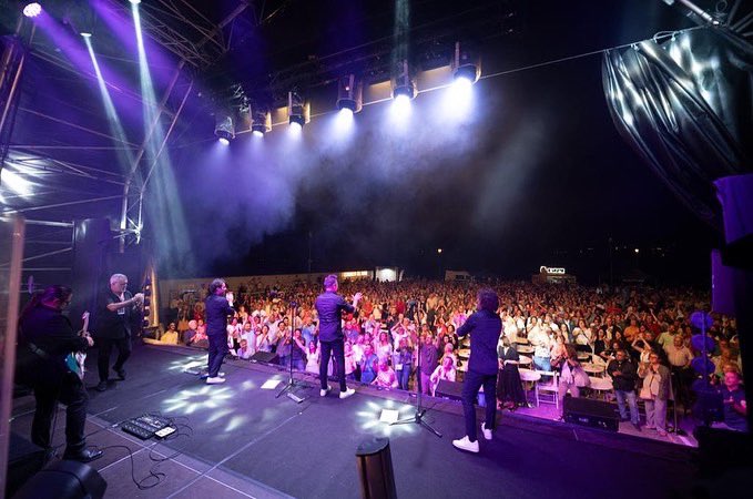Cafe_Quijano's tweet photo. 🎙️ ¡Qué noche en @luancoalmar!
¡Gracias amig@s!
Hoy continuamos en los #CaprichosMusicales de #Comillas
¡Sigamos disfrutando!
🎸🎸🎸
#CafeQuijano #Cantabria #Asturias #ManhattanTour23 #concierto
📸 @LuancoAlMar https://t.co/0QGlMrefES