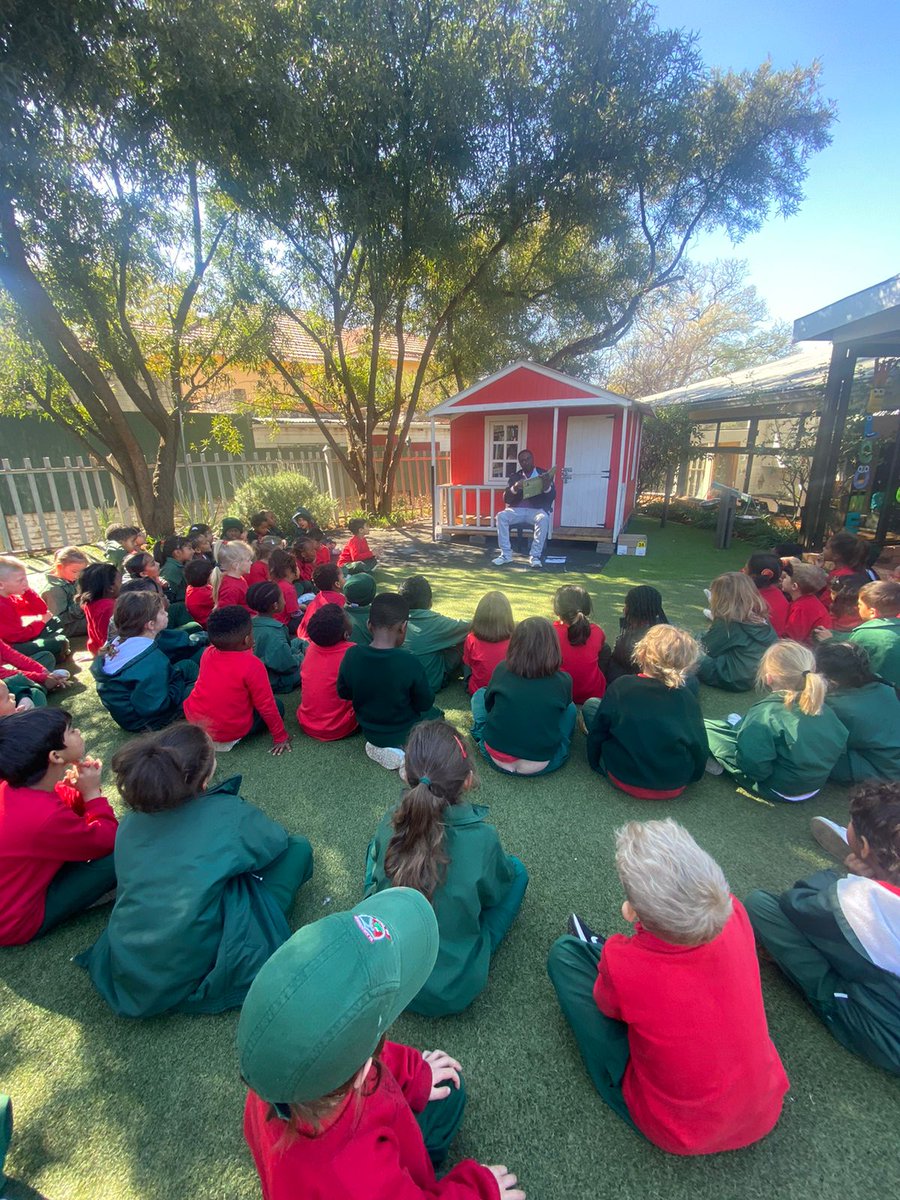 mulenga_a's tweet photo. I had an awesome day on Friday! I read Piggly the Angry Piglet and Harry the Honest Horse to the kids at Blairgowrie Primary School Grade R's! #bookreading #bookreadingtime https://t.co/rn3DBWGu9N