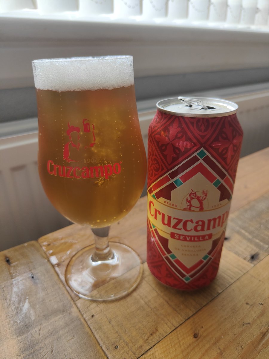 MickyCoates's tweet photo. Imagine my suprise when i called into my local Tesco Express and One of the best Spanish lagers out there is staring right at me begging to be bought👌 https://t.co/s3O6R62P7y
