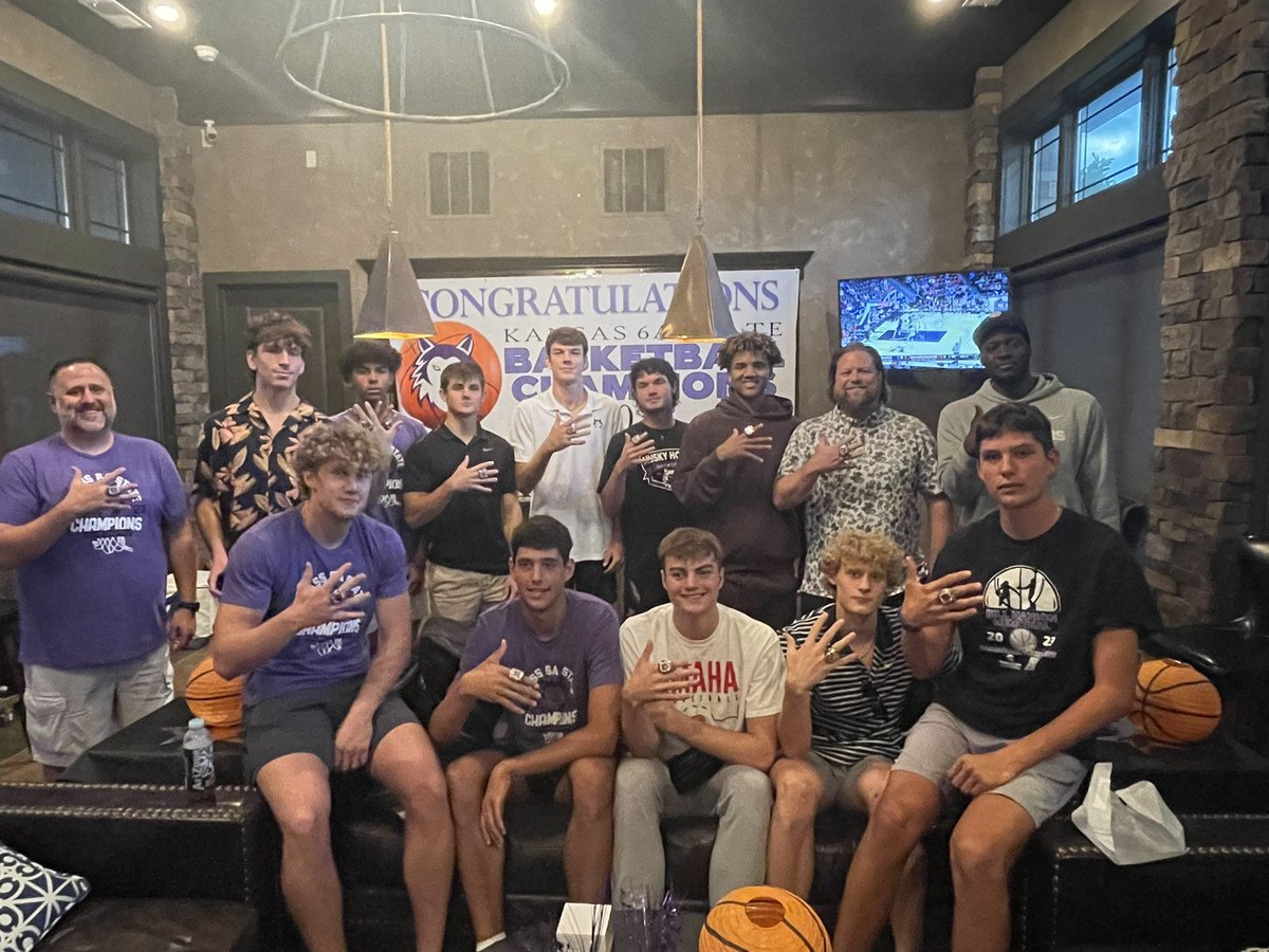 Great night w/ the squad. Closing a chapter on 💍 season as we begin a new school year and mission. 💜🖤🏆
