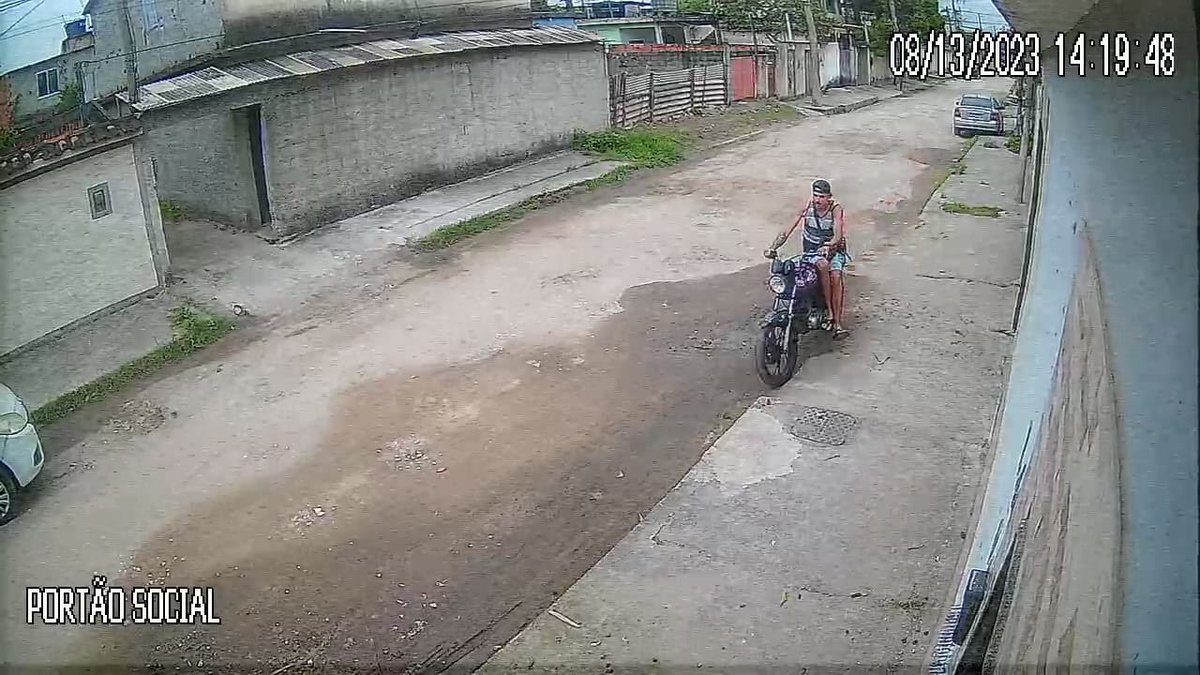 Coe rapaziada quem puder tá ajudando aí Roubaram a moto do amigo ontem parada no portão , moto do amigo e de trabalho 😡😡😡😡😡😡🔥