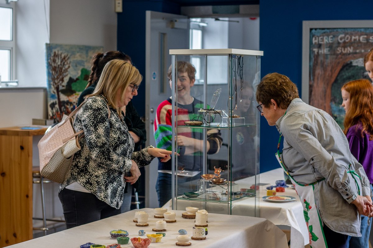 MoneydarraghHub's tweet photo. We had a great time on Saturday inviting people to Come Together and celebrate the great work made during out Come Together arts programme!
Artwork was on display by folks of all ages and in all manner of mediums, from ceramic and metalsmithing, to photography and street art! https://t.co/wriI8Ws1cE