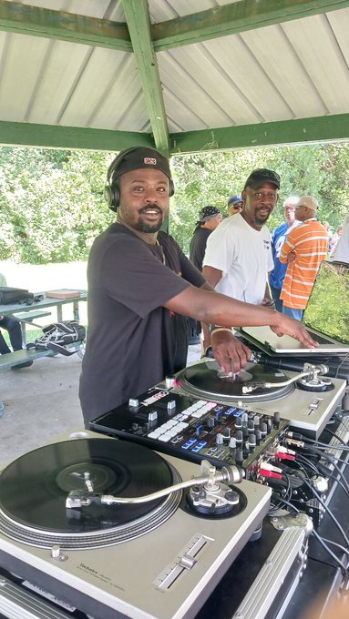 Doing  what i do best https://t.co/2l9ml4Oebi<a href="/tag/areyouready"class="tags"><span>#areyouready</span></a><a href="/tag/djflip69"class="tags"><span>#djflip69</span></a><a href="/tag/valentinesday2023"class="tags"><span>#valentinesday2023</span></a>