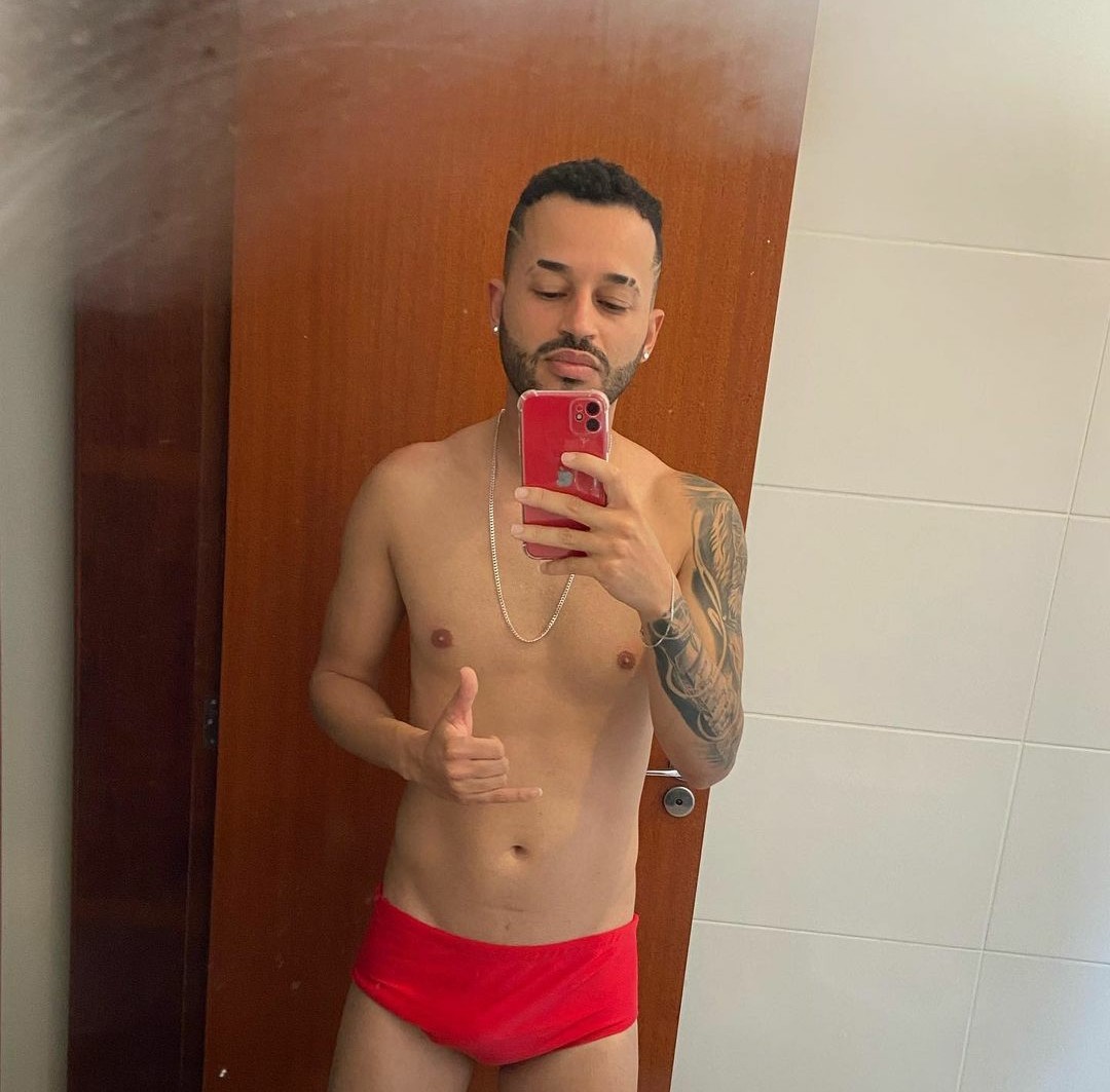 _GuthoAlmeida's tweet photo. Queira o bem, faça o bem, o resto vem. 

#like #likeforlikes #likeforfollow #likes #curtidas #insta #instagood #instalikes #instalife #academia #fitnes #instaboy #guys #instaguy #mg  #vida #gay #viçosa #brazil #brasil #instagram #boy
#cassiane #instagay #fitnes #academia #insta https://t.co/eImDthBaFz