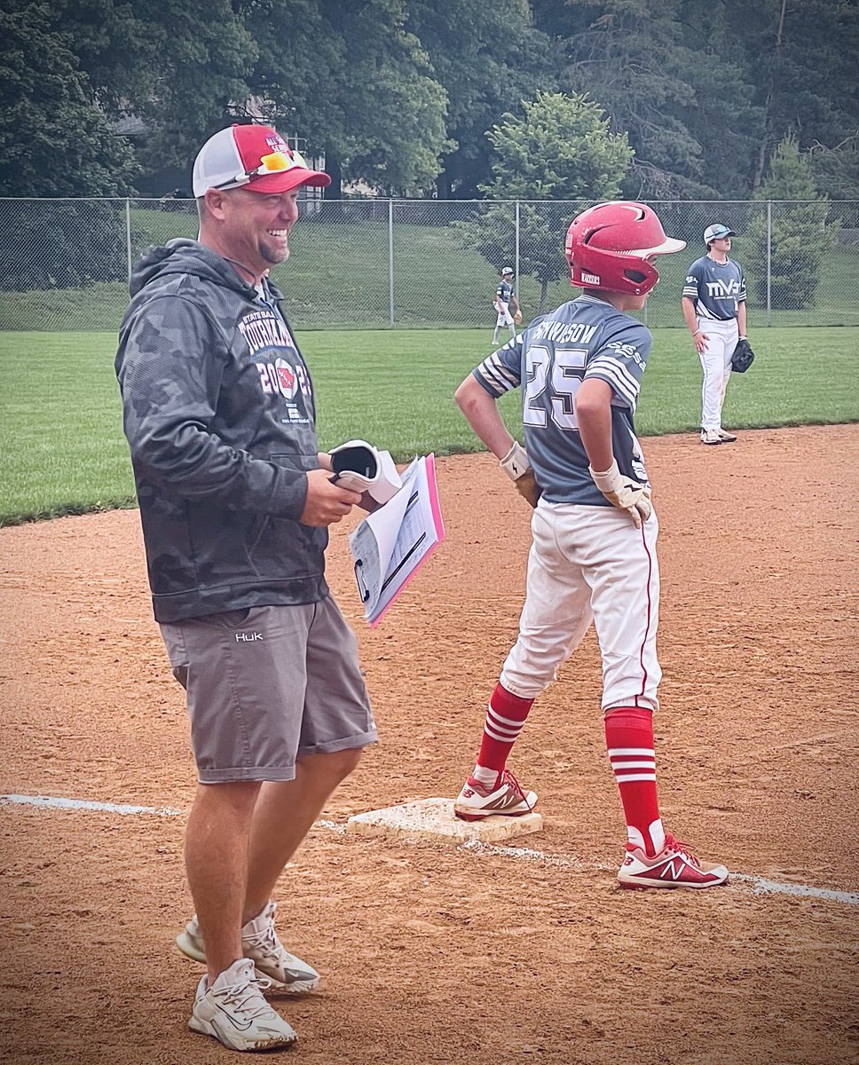 keelyschwiesow's tweet photo. Our family hit game #142 this weekend and still smiling after wrapping up an AMAZING 2023 season! We are fortunate that we all share the love of the game and can do it together as a family! ❤️⚾️ #HSstate #11Uchamps #mvpweekend #somuchmore @DevinSchwiesow https://t.co/fYOh6ypwHI
