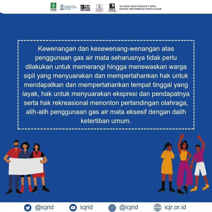 FOS_PERSIJA's tweet photo. Jika kalian mempunyai foto dan video tindak represif aparat yang hari ini menindak warga Dago Elos, Bandung, posting dan bagikan kesemua pihak platform digital sosial mediamu. Mari kita lawan bersama-sama. 

Penggunaan Tear Gas, sudah seharusnya tidak digunakan dalam bernegoisasi https://t.co/6eR3uUNe0M