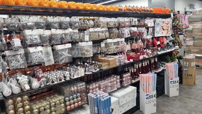 Coraz bliżej święta, coraz bliżej święta.  TEDI galeria ł&oacute;dzka xD 🎅 ☃️🎃🎄 https://t.co/IgI9YpejDV<a href="/tag/aferki"class="tags"><span>#aferki</span></a>