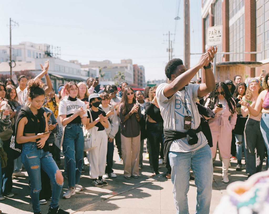 The cyphers at BNV are the truest proof of the magic that happens when you bring all of the best youth poets from the nation together in one city. 

BNV 2023 on film by Tofe Salako 

#BraveNewVoices #BNV2023 #IntoLight #YouthSpeaks