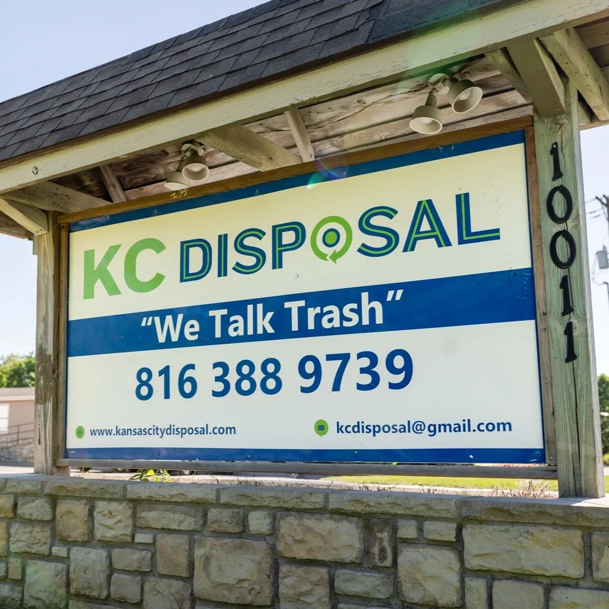 DisposalKc's tweet photo. We take pride in providing top-notch customer service. Our job isn't just about picking up trash; it's about ensuring your satisfaction every step of the way. From prompt responses to personalized solutions, we go the extra mile for our valued customers. https://t.co/TRVmGZI70Z