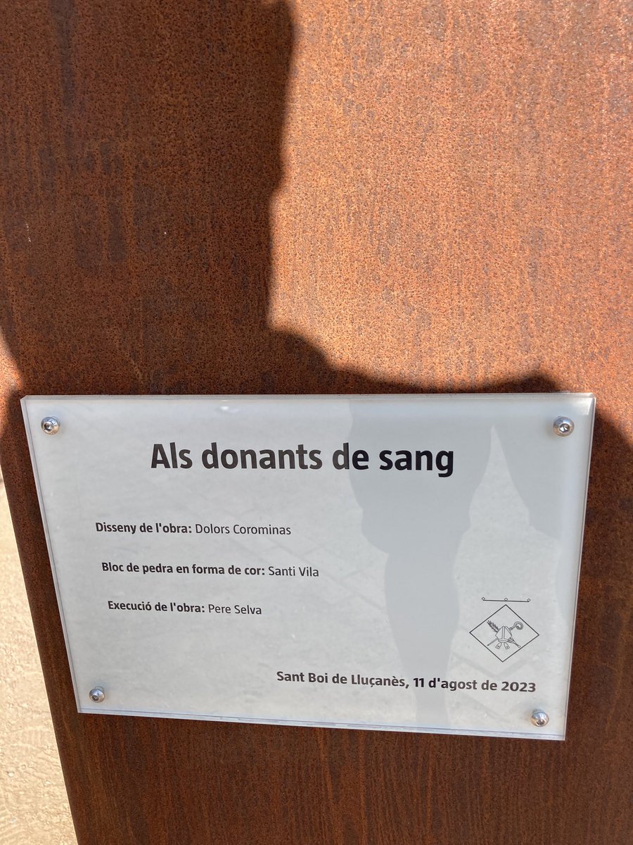 eugenelynch28's tweet photo. Great initiative by @donarsang Catalunya which both honor those who give blood already and also helps to encourage others to donate. 
Public sculptures by local artists theme of blood donation. This new addition in @santboidellucanes 

@Giveblood_ie #giveblood #blooddonation https://t.co/VgwAoMpzVT
