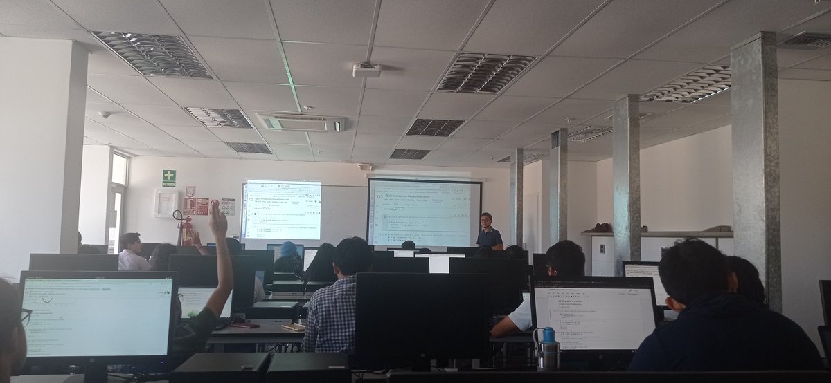 CienciaLatitud0's tweet photo. We're starting the first tutorial of #EPIC3. Introduction to scientific programming with #Python by @wbandabarragan #PWF
#investigacionUIDE #nosreinventamos https://t.co/oCI8xrh0Y5