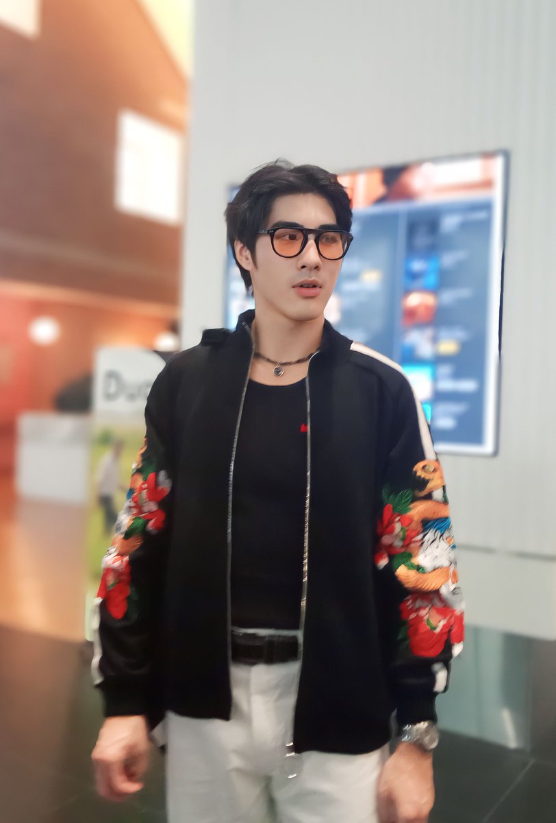 นี่ไม่ใช่แค่หล่อธรรมดาน่ะคับ แต่เค้าเรียกว่า หล่อเอาเรื่อง...แฮร่~~😁

#Peterpanzz_w
#ปีเตอร์แพนทัศน์พล
#ทิงเกอร์เบลล์ของปีเตอร์แพน
