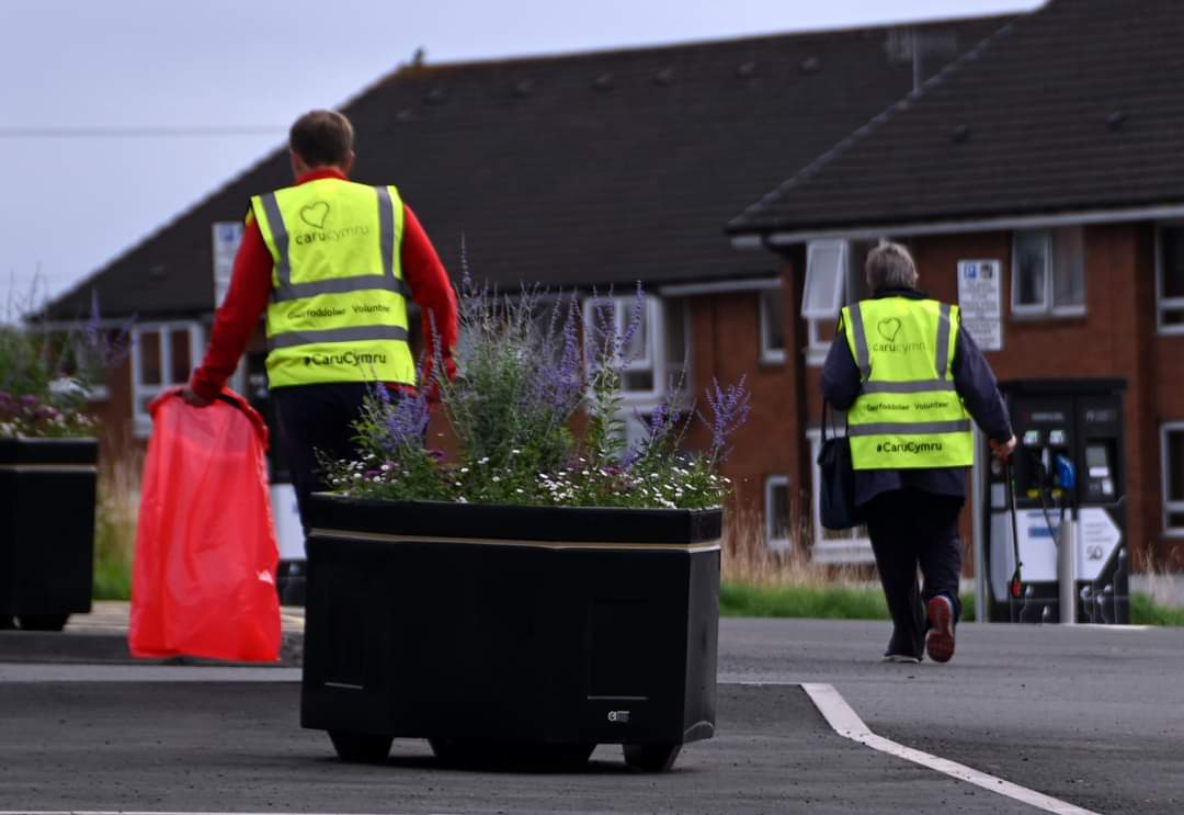 PowysRecycles's tweet photo. More pics from Welshpool Ground Force / Tidy Town Trallwng this weekend ๐ ๐ ๐
More pics from Welshpool Ground Force / Tre Taclus Trallwng penwythnos yma ๐ ๐ ๐
#tidy ๐ฏ #taclus ๐งน #CaruCymru ๐ด๓ ง๓ ข๓ ท๓ ฌ๓ ณ๓ ฟ https://t.co/FVM07Jl2SA