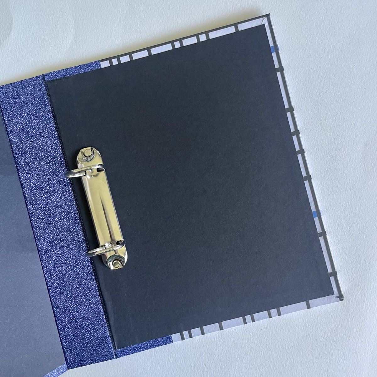 bailemorbooks's tweet photo. Turns out, if you're a bookbinder in need of a ring binder... you can just make one.
.
.
.
#bookbinder #iona #isleofiona #custombook #bookbinding #madeoniona #pietmondrian #ringbinders https://t.co/79MMopAKw1
