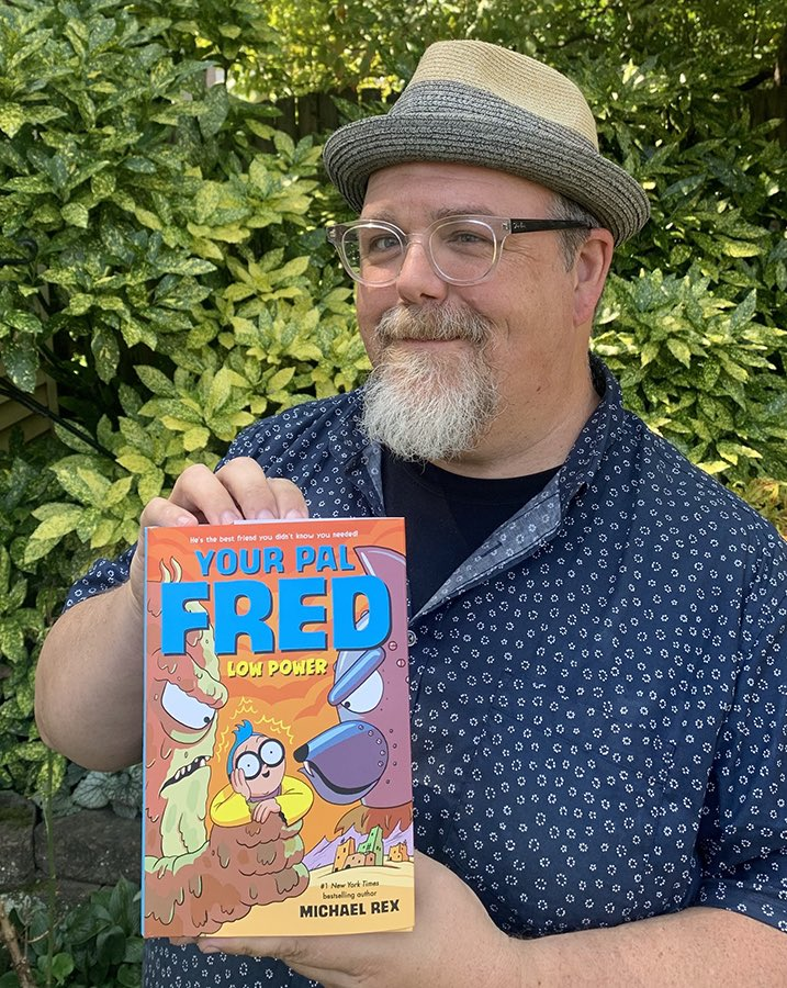 JrLibraryGuild's tweet photo. Head back to school with "Your Pal Fred." He can teach you how to make friends, even if he is a robot. Find this #goldstandard selection in our Humor🤣Elementary Plus category. @mikerexbooks #JLG #graphicnovel #humor #kindness #elementarybooks https://t.co/TZN9rRc9Xc