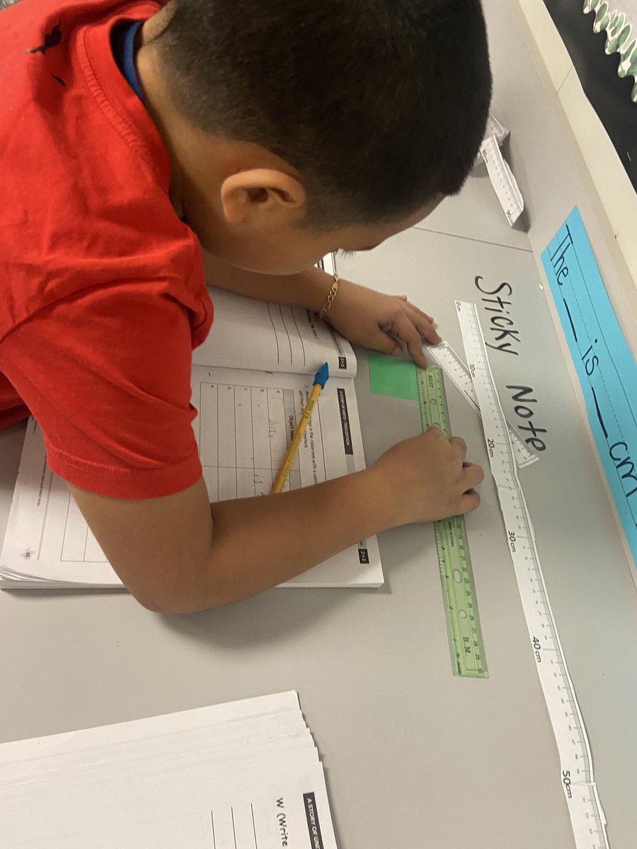 ETDualLanguage's tweet image. TR (Teacher Resident) measuring lesson #Eurekamath @ ErmelES_AISD @silviascheirman @OppCulture @OOT_AldineISD @angelicaacano