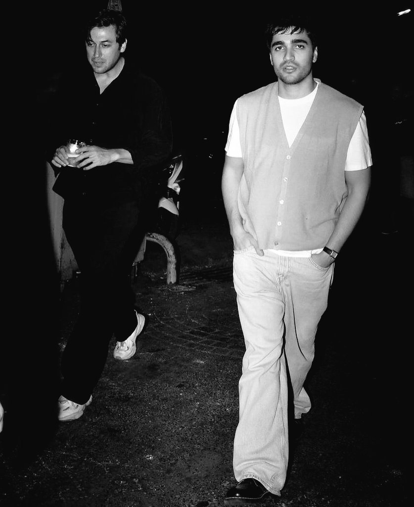 DuzNurdan's tweet photo. #MertRamazanDemir & #Realfreindship https://t.co/yHLyu9HU40