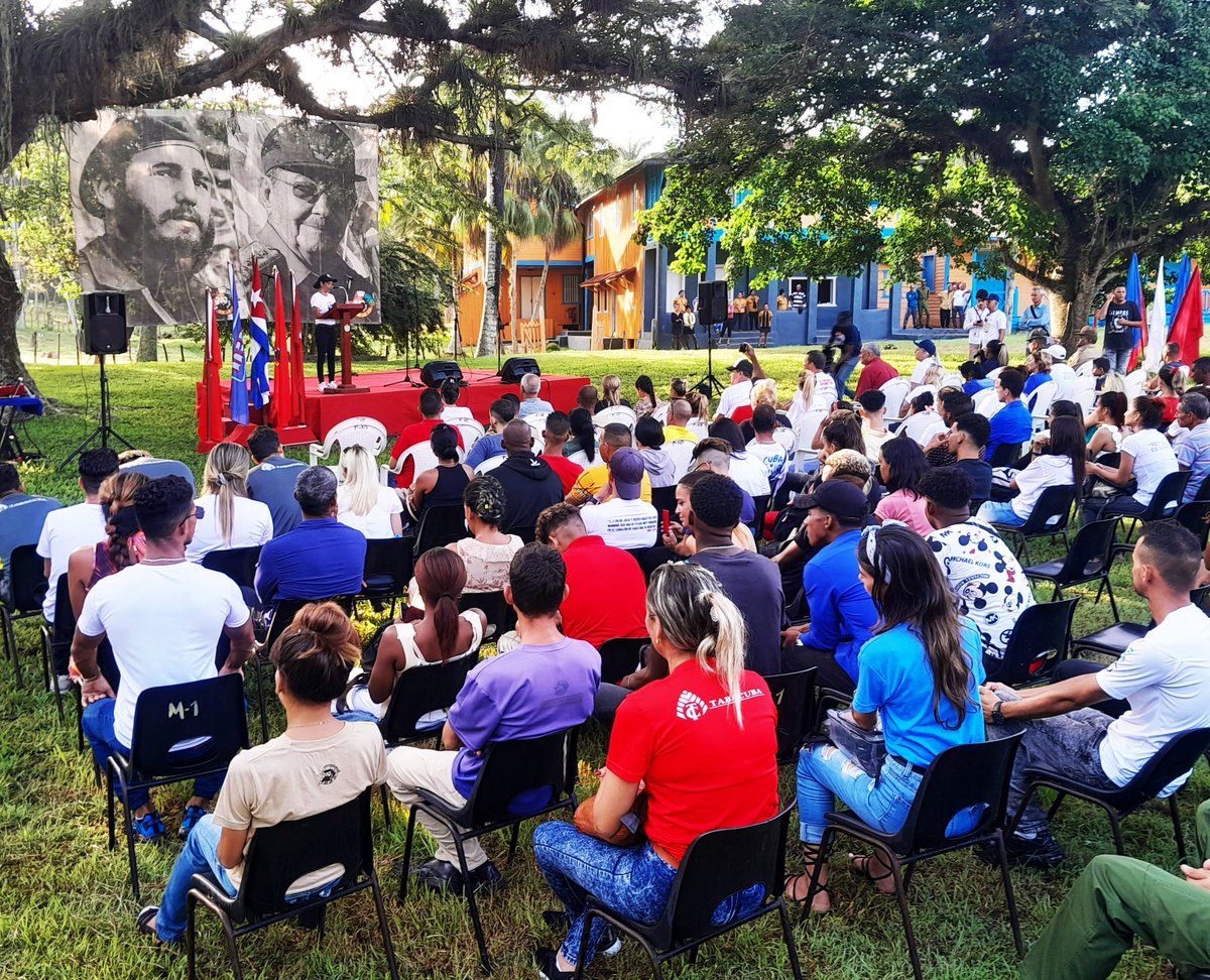 Nuestro corresponsal en #Hoguín, <a href="/narr1982/">Nelson Alejandro</a> reporta desde #Birán que los jóvenes holguineros ratifican su convicción profunda y compromiso con la continuidad del legado de #FidelPorSiempre en el aniversario 97 de su natalicio
#ConLaFuerzadelPueblo

juventudrebelde.cu/cuba/2023-08-1…