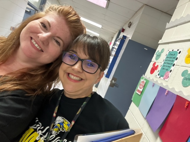 ARESC staff stopped in Yellowjacket Country this morning to help with the first day of school!  Greeting Yellowjackets of all ages and offering support and smiles.   We thank Sheridan SD for letting us jump into SY 2023-2024 with them.  Hope everyone is having a great first day!