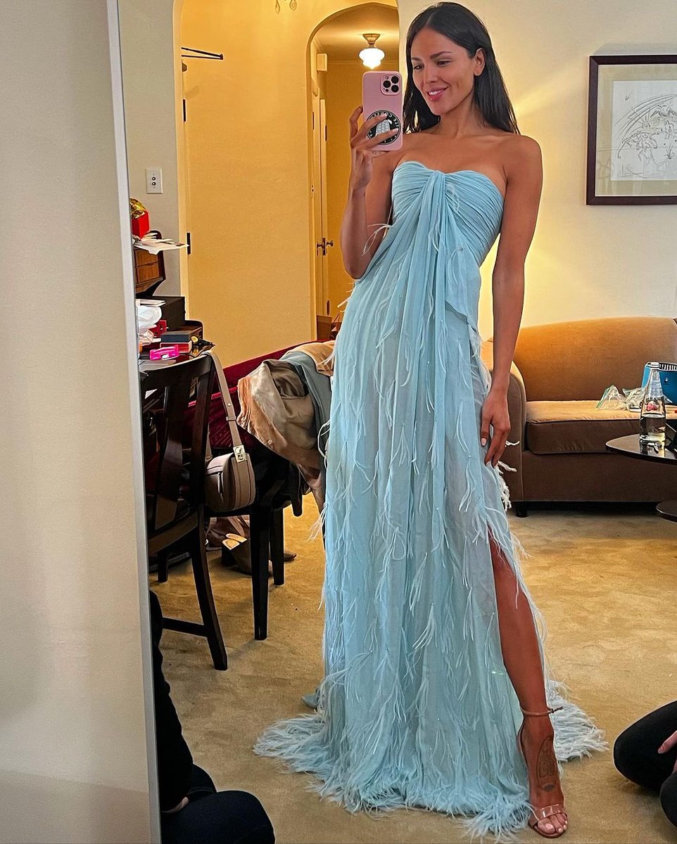 Eiza González Updates tweet media
