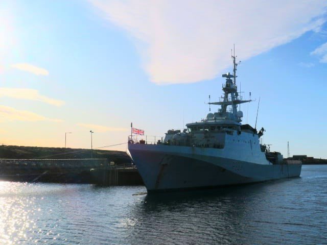 Happy Falklands Day from HMS MEDWAY 🇫🇰🇬🇧@GHFalklands @FalklandsGov @BFSouthAtlantic #forwardtogether