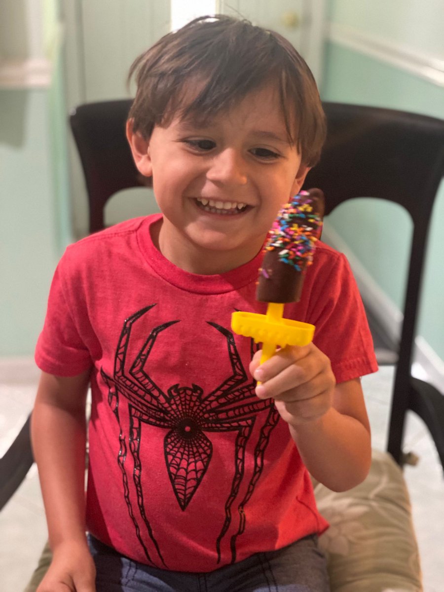 “A warm smile is the universal language of
kindness.”💖 - William Arthur Ward

[In the photo] Check out our Choco Frozen Banana
Recipe🍌villakuyaya.com/blog/category/… 
#quotesdaily #organicchocolate #chocolate #SmallBusiness #recipes #gourmetchocolate