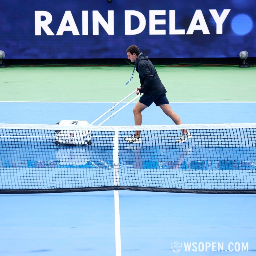 CincyTennis's tweet photo. ⚠️ Drying in Progress ⚠️

Aiming to resume play at 1:30 p.m.

#CincyTennis https://t.co/c4No6Gg6Jb