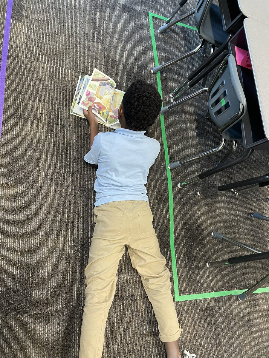 Schulzin3rd's tweet photo. Today we practiced choosing a just right book and worked on our independent reading stamina! These 2nd graders are on a roll! #JPEPatherPride @JPE_Panthers https://t.co/PA1H5kyuxB