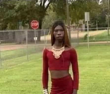 atlanta_aim's tweet photo. When #traceybarbie asked me take a picture for dating sites and instragam https://t.co/HrfQWOD7Th
