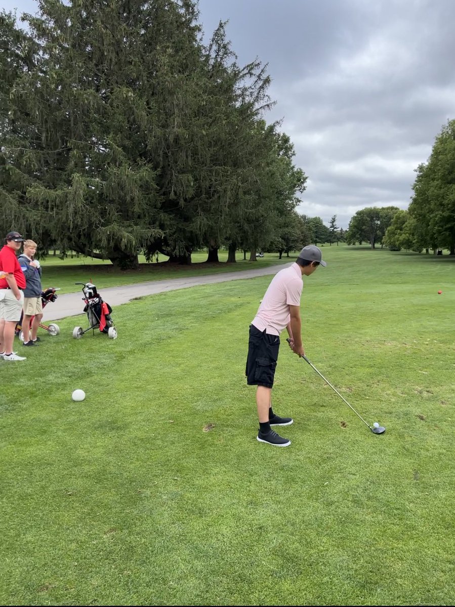 dsm_easttennis's tweet photo. @Dsmeast Boys golf team getting another round in! Still looking for more players!!! #workhardgetrewarded #scarletsgolf #grandviewgolf https://t.co/QEniulLKv7