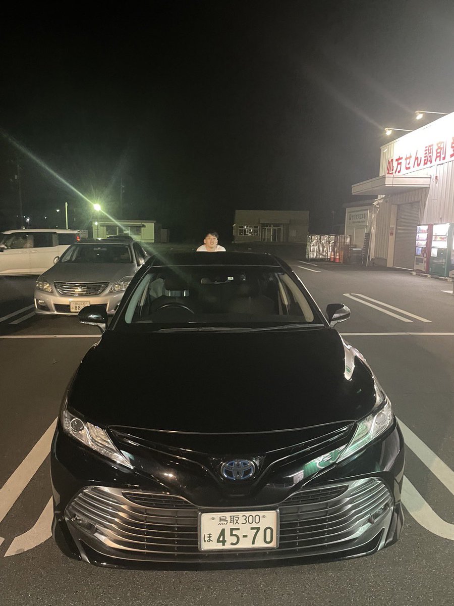 Japan47868181's tweet photo. カフェ（Cafe）→夕食（Dinner）→帰宅（Go home）
隠し撮りされた😅
また年末に会おう😌

It's been about a half year since I came back to my city last time.
The city has changed a lot. 

#cafe
#youtube 
#コーヒー
#カフェ
#cooking https://t.co/05wom1IjHq