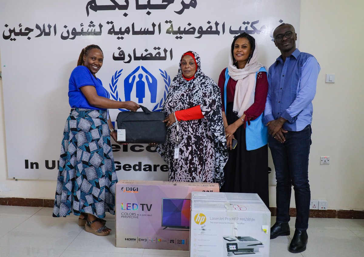 AbbamInkoom's tweet photo. Women and children have borne the brunt of the #Sudan conflict. SCCW is a partner in Gedaref that is making a difference in the refugee &amp; IDP response. Today, UNHCR donated equipment to  enhance child protection, case management, family tracing &amp; reunification of refugees &amp;IDPs. https://t.co/gu2LYHHi96