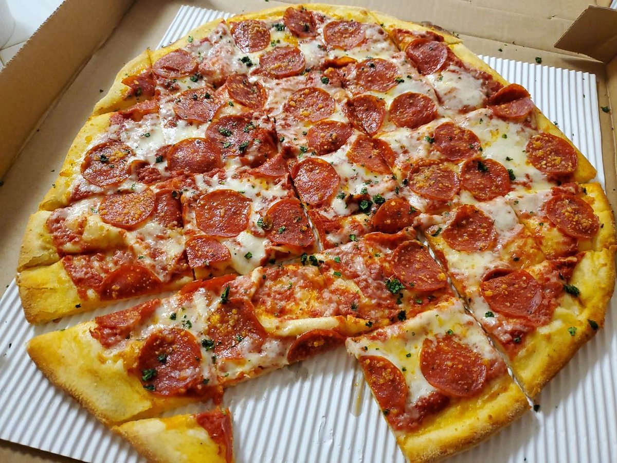 SaZaItalian's tweet photo. In a poll of more than 6,000 US adults, America’s favorite pizza topping is overwhelmingly pepperoni. What's your favorite topping? 🍕 https://t.co/eOcvfZYHmC