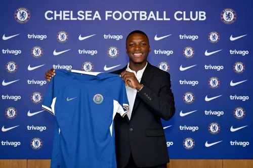 Moisés Caicedo: “I am so happy to join Chelsea! I am so excited to be here at this big club and I didn’t have to think twice when Chelsea called me”. 🔵🇪🇨

“I just knew I wanted to sign for this club, Chelsea”.

“It’s a dream come true to be here and I can’t wait”.