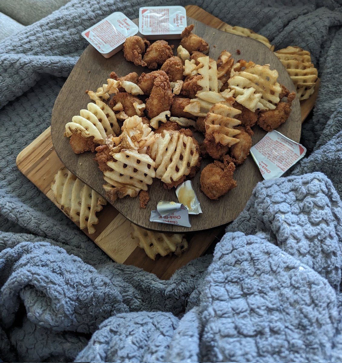 ReaderRBS's tweet photo. When it's your last day of summer vacation, you need to create a @ChickfilA nugget board and eat it on the couch while watching season 2 of The Summer I turned Pretty. #summerbreak #teacherlife  #TheSummerITurnedPretty2 https://t.co/h07ySRFfKV