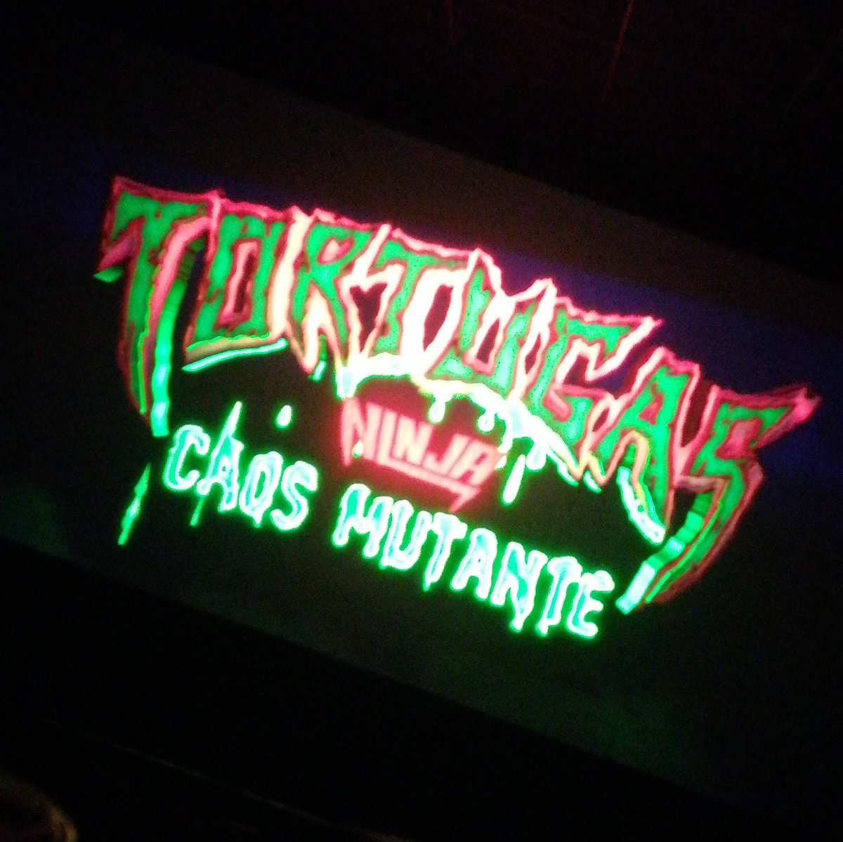 Goatjesus29's tweet photo. El sábado vi la película de tortugas ninja y apenas pude hacer mi opinión, esta película peleará el Oscar a mejor animación junto con spiderman, aunque personalmente me gustó mucho más esta, tiene un humor muy sano y excelente, uno empatiza bien con las tortugas, un peliculón. https://t.co/i2lh2tTyFK