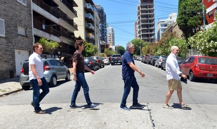 BachesLanus's tweet photo. @mauriciomacri y @PatoBullrich los limpiaron a los cuatro de un plumazo, más Carrio y Vidal. Uno de los datos que surgen de las PASO es que Mauricio se afirma en el PRO puro y va directo a poner a Pato en noviembre vs Milei como pronóstico en abril. https://t.co/Bb6tuDMapI https://t.co/p9bWxOb03e